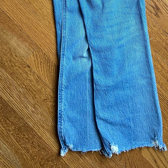 J Crew Midrise Light Wash Denim Jeans - Picture 4 of 5